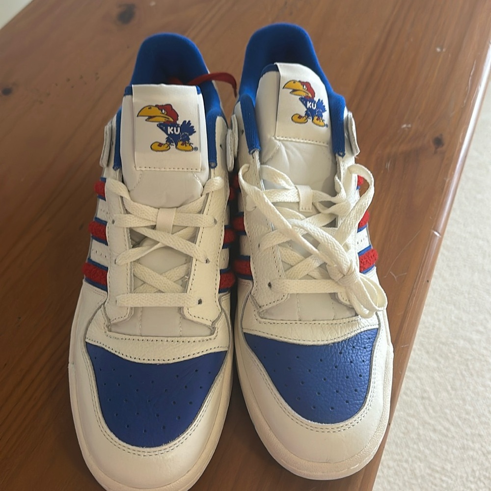 Kansas NWT Adidas’s sneakers